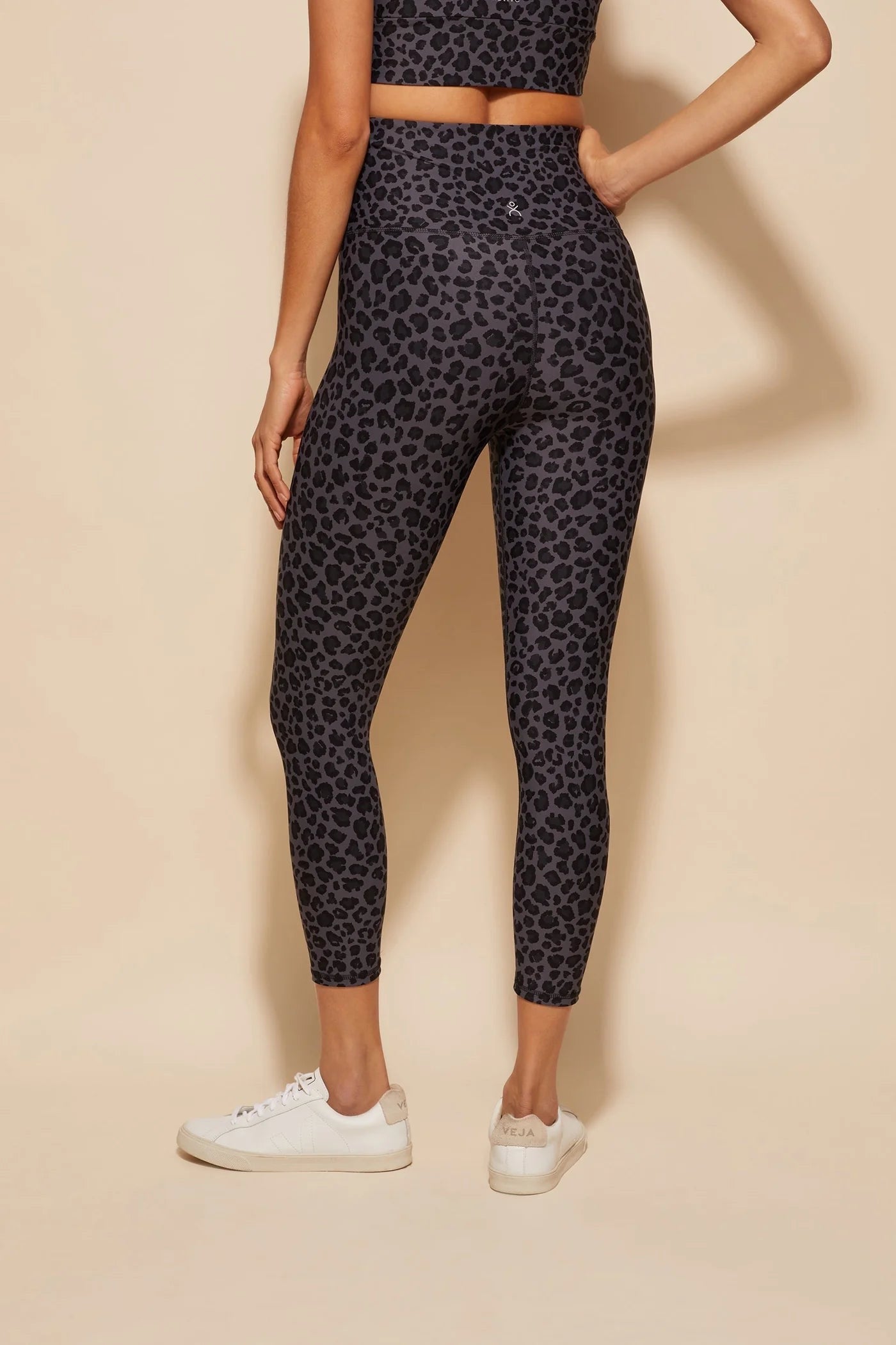 DK Active Utopia Print Leopard Smoke